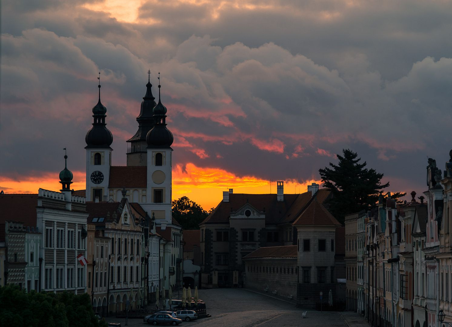 Click image for larger version

Name:	Telc_Sunset_zpsc7a475be.jpg
Views:	100
Size:	264.3 KB
ID:	941590