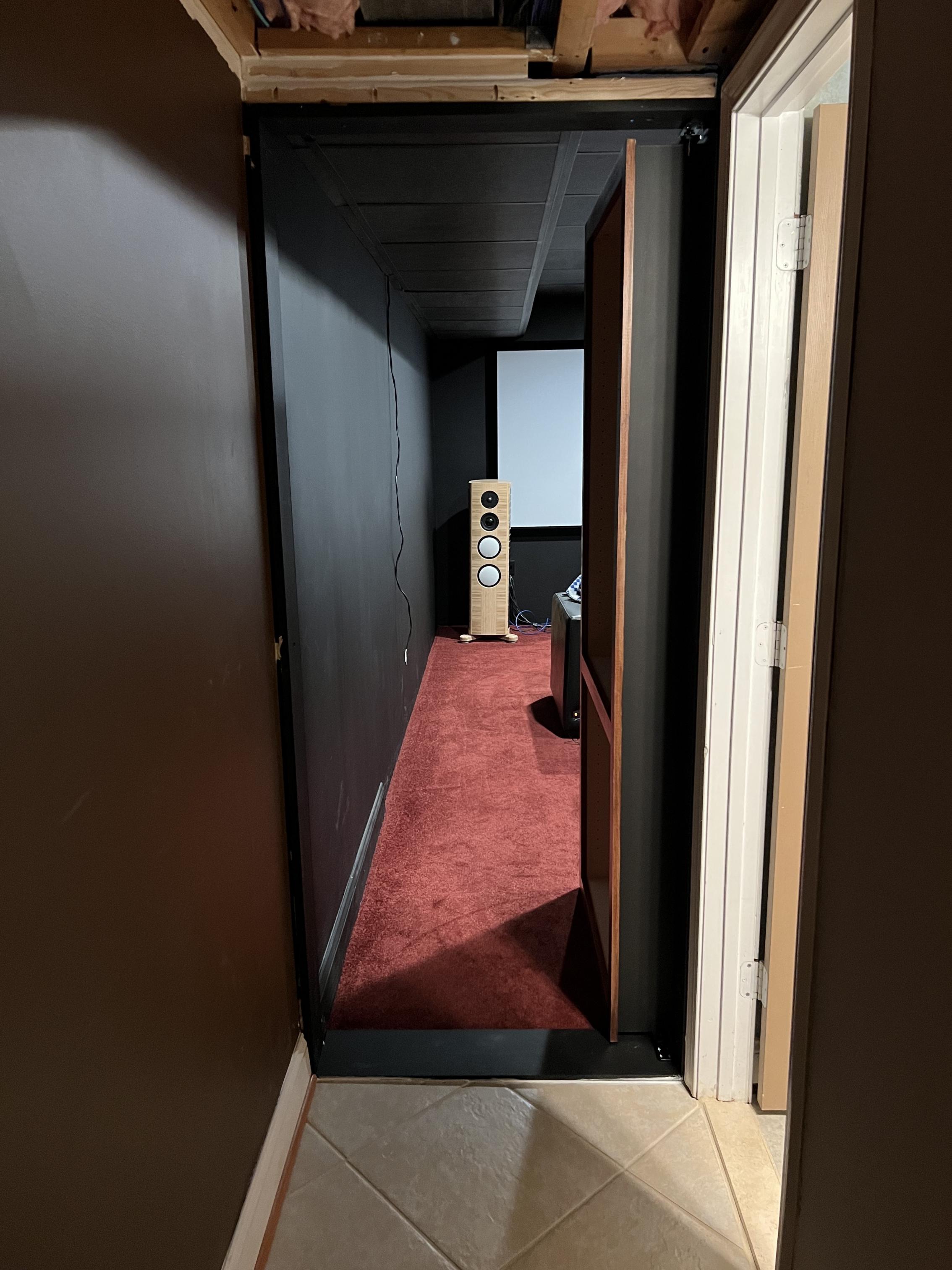 Click image for larger version

Name:	doorFrameOutTheater6.jpg
Views:	213
Size:	602.3 KB
ID:	927397