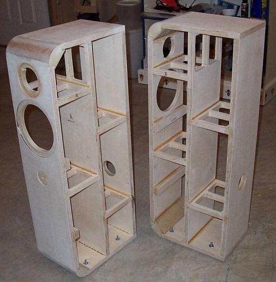 Click image for larger versionName:	Both skeletons.jpgViews:	1Size:	67.3 KBID:	859165