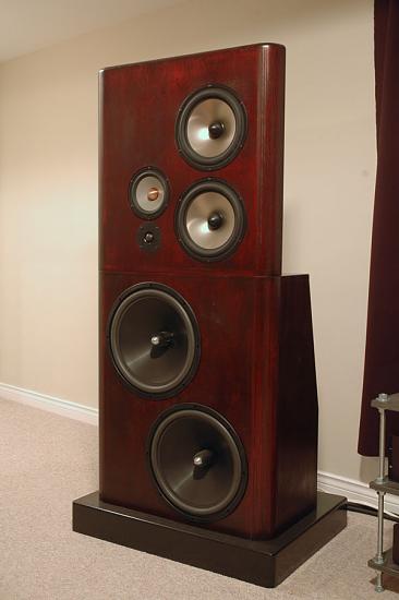 Click image for larger version  Name:	Dipole front view.jpg Views:	1957 Size:	86.7 KB ID:	845173