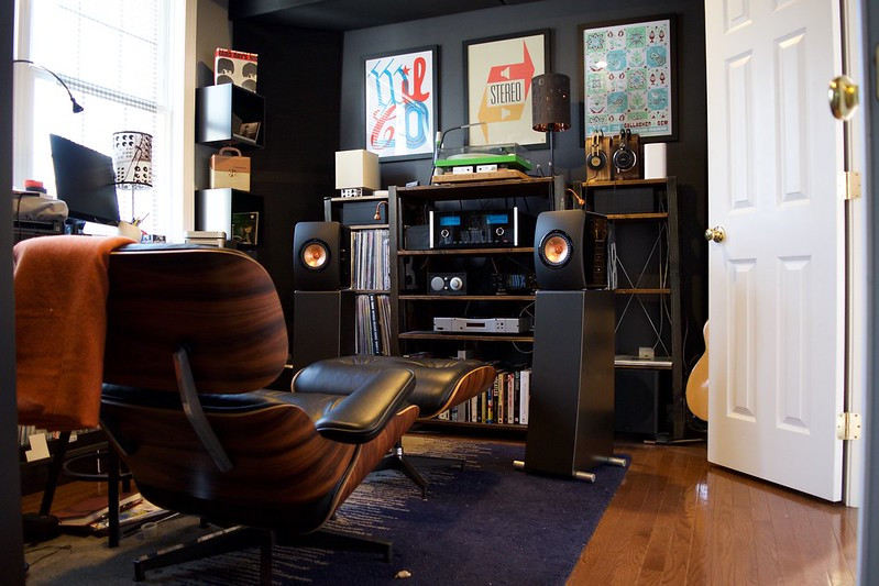 Click image for larger version

Name:	Kef-LS50-in-room.jpg
Views:	350
Size:	126.9 KB
ID:	944830