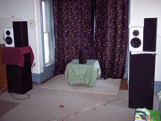Click image for larger version

Name:	speakers 045 (Medium).jpg
Views:	794
Size:	77.2 KB
ID:	850615