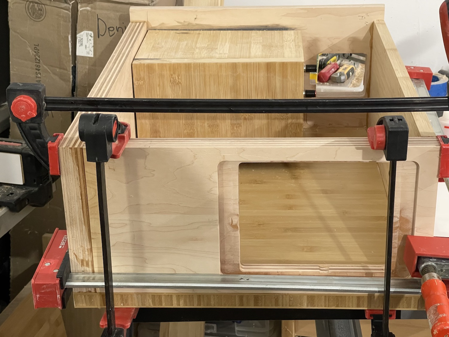 Click image for larger version  Name:	Rear Panel clamp up.jpg Views:	0 Size:	382.2 KB ID:	946830