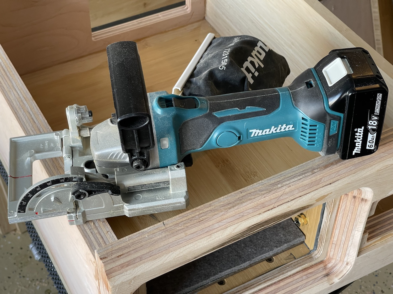 Click image for larger version

Name:	Makita Joiner.jpg
Views:	561
Size:	505.1 KB
ID:	946885