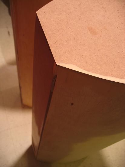 Click image for larger version

Name:	05_hdf-back-corner-before-gluing-sides_8285407015_o.jpg
Views:	2104
Size:	653.2 KB
ID:	948192