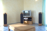 Click image for larger version

Name:	hififrontal26jul2005s7ld.th.jpg
Views:	81
Size:	9.2 KB
ID:	948709