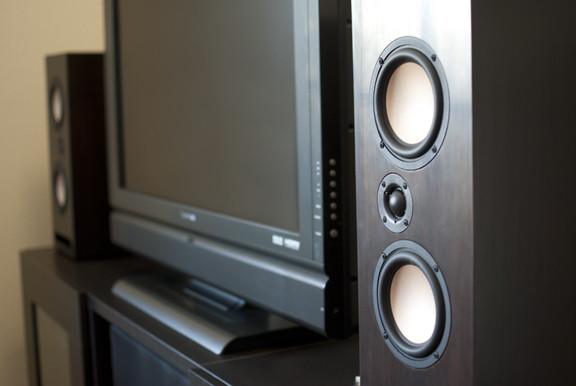 Click image for larger version

Name:	speakers_tv.jpg
Views:	81
Size:	37.2 KB
ID:	950216