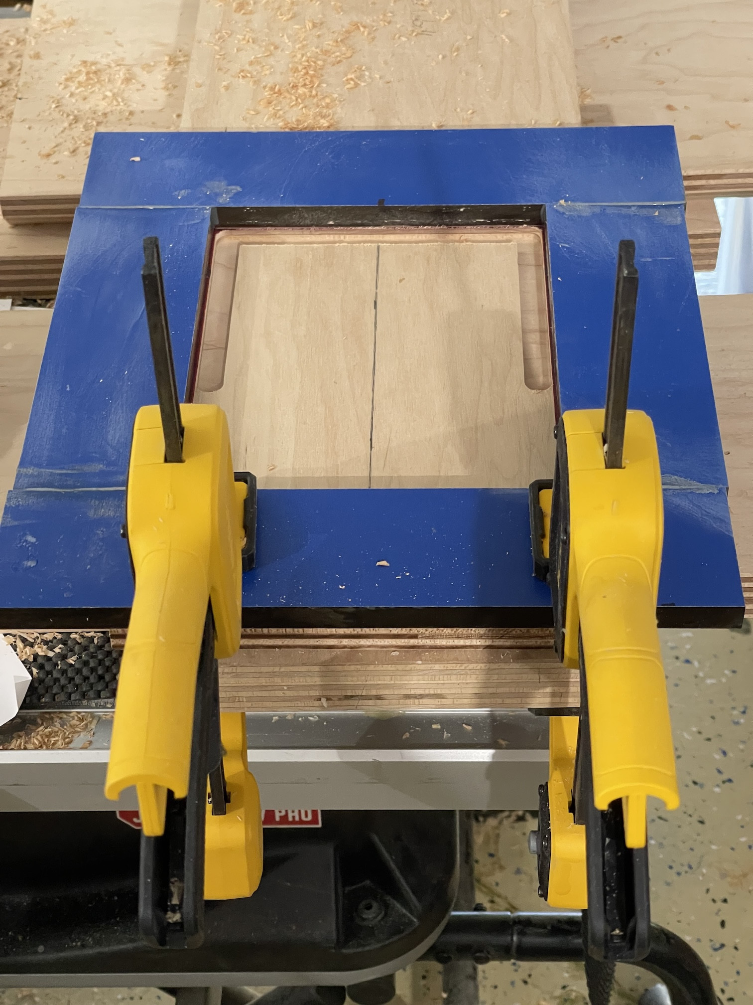 Click image for larger version

Name:	Clamping cut through template on one side.jpg
Views:	396
Size:	620.3 KB
ID:	954204