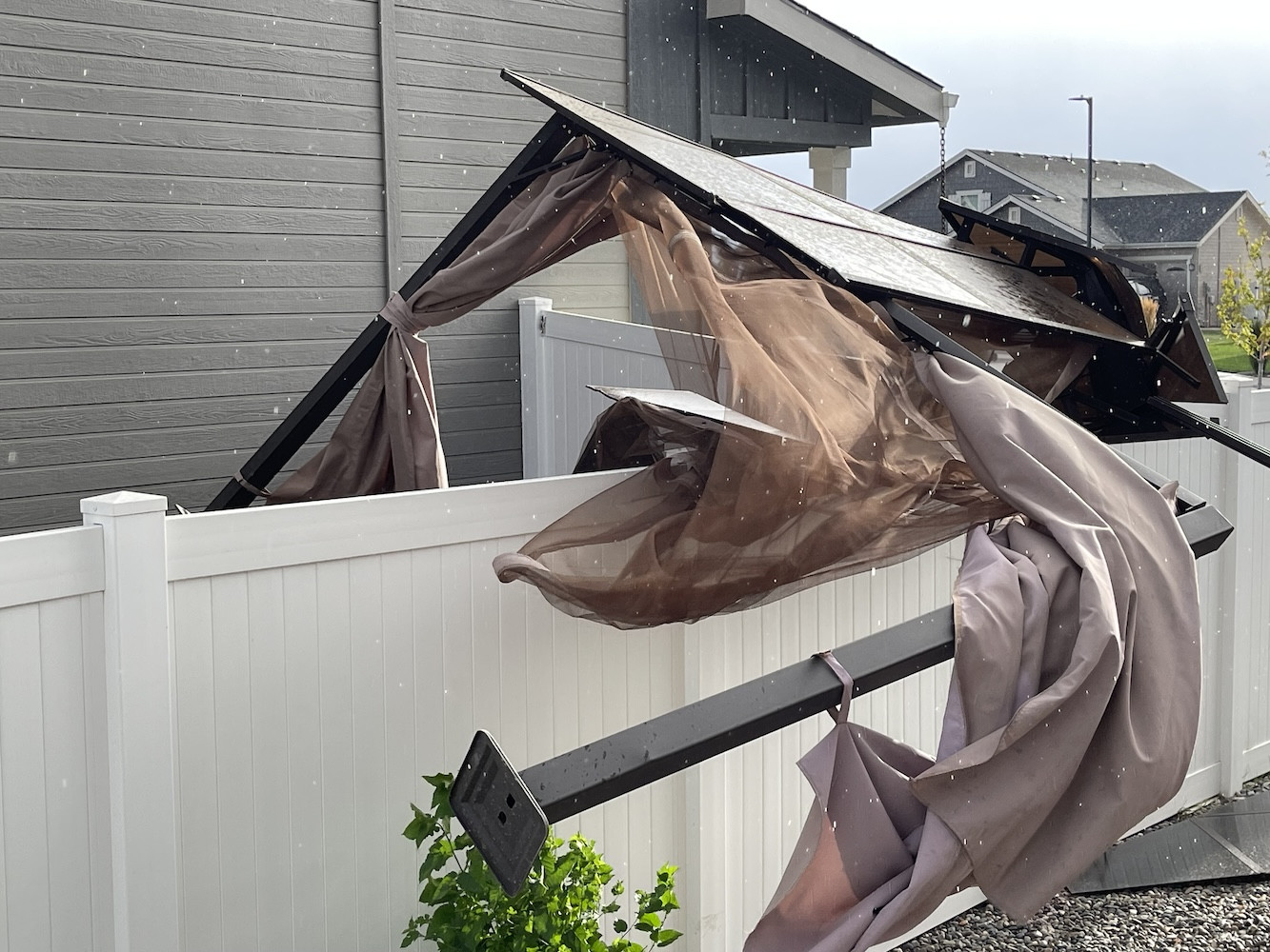 Click image for larger version

Name:	storm.jpg
Views:	419
Size:	353.1 KB
ID:	954545