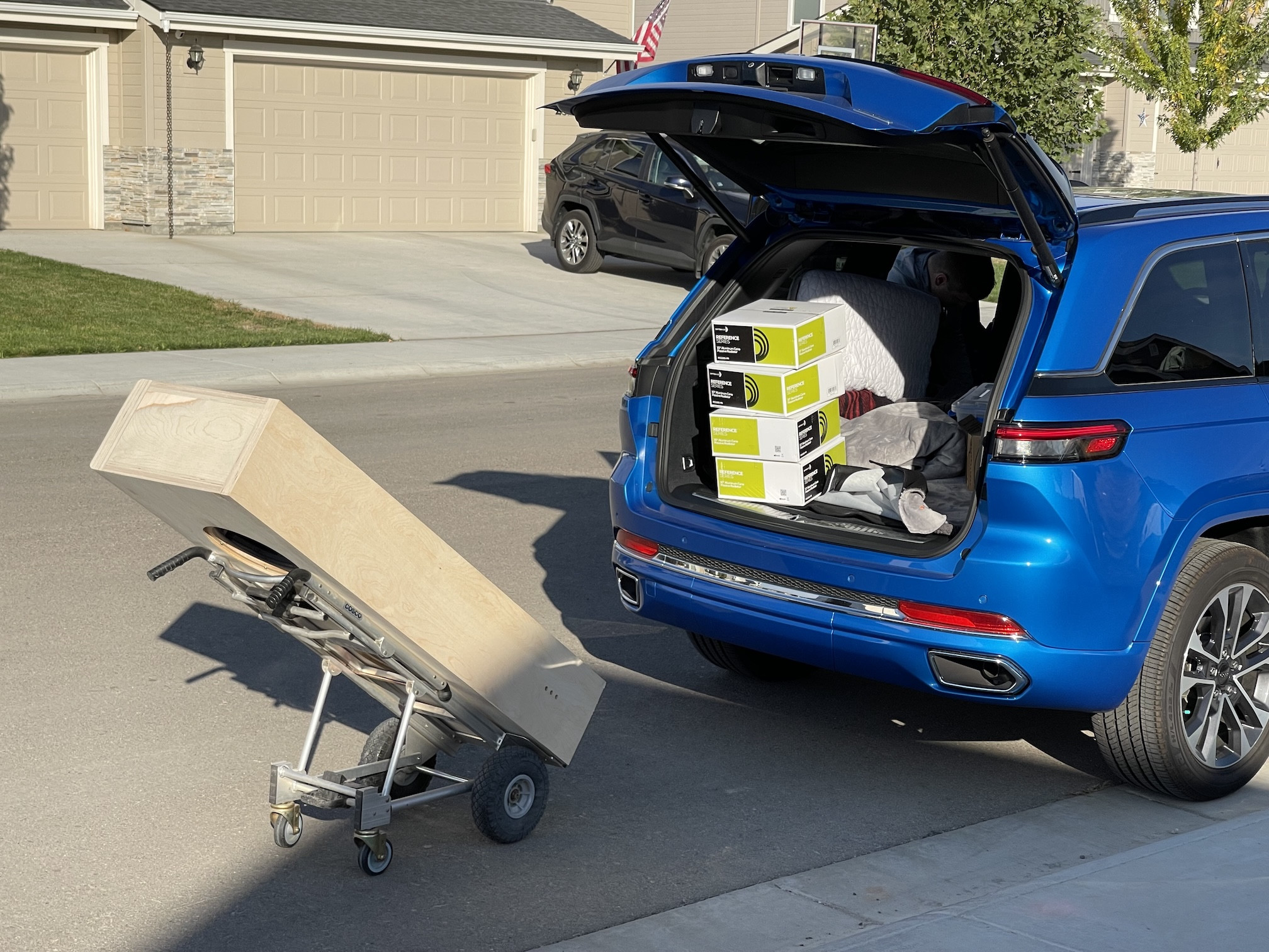 Click image for larger version  Name:	Unloading Car.jpg Views:	21 Size:	822.2 KB ID:	955061