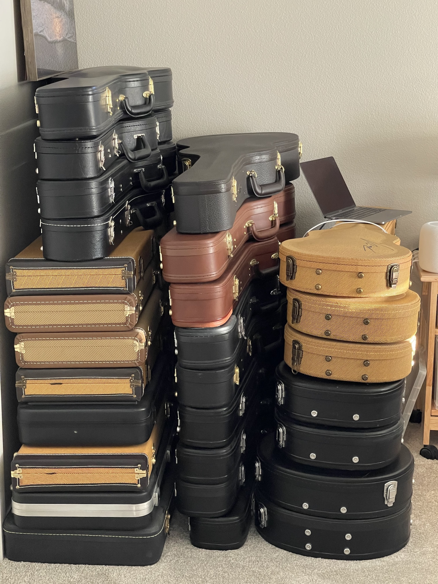 Click image for larger version

Name:	Guitars.jpg
Views:	116
Size:	896.1 KB
ID:	957182