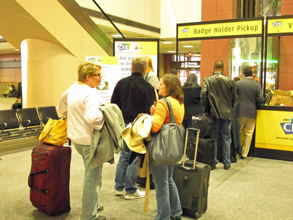 Click image for larger version

Name:	010611-BadgesAirport-600.jpg
Views:	8
Size:	113.1 KB
ID:	958417